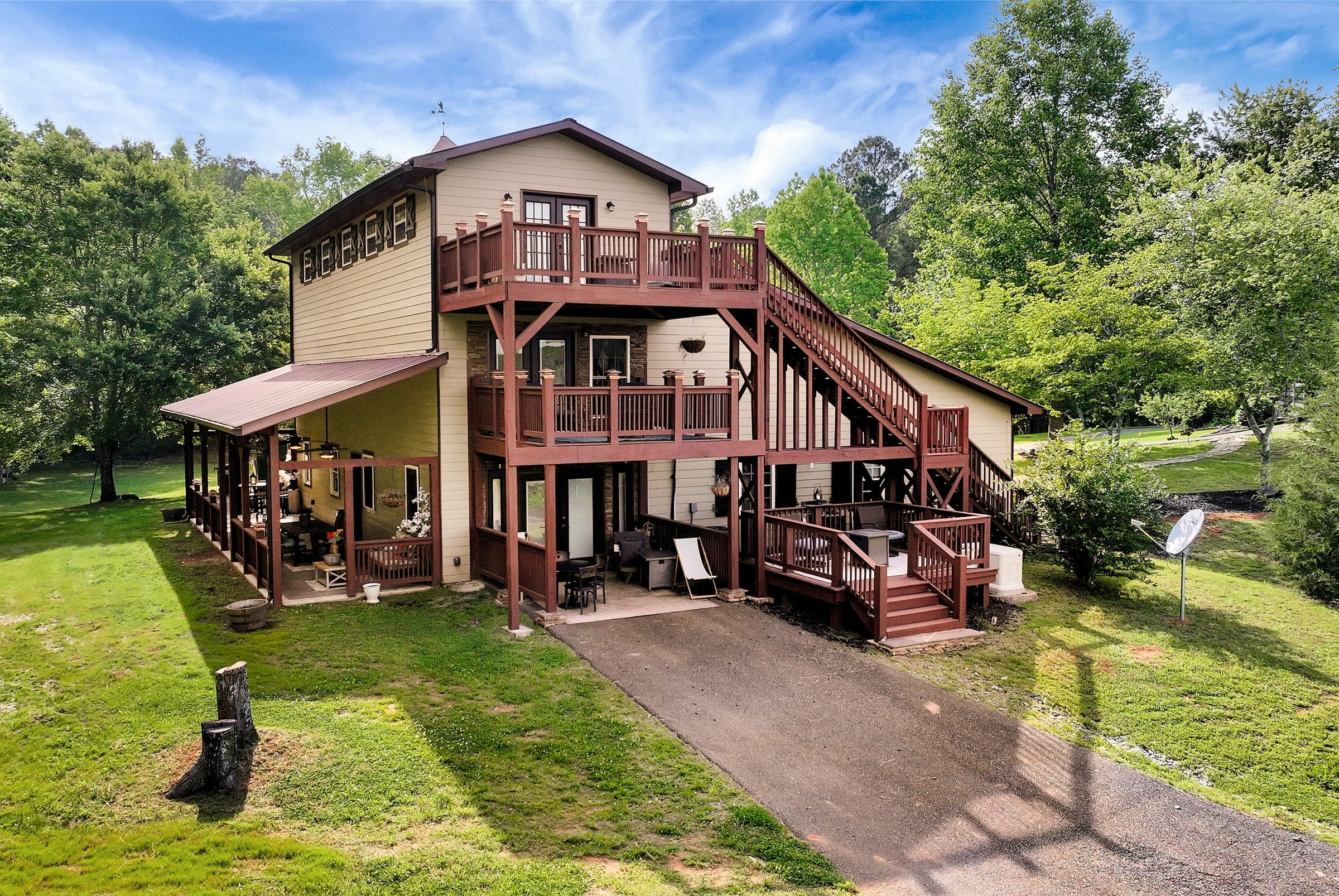 Aerial view of the Lodge and grounds